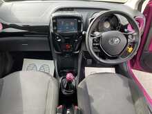 Toyota 1.0 VVT-i x-cite Hatchback 5dr Petrol Manual Euro 6 (71 ps)