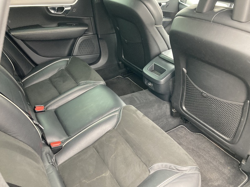 Volvo 2.0 D4 R-Design Saloon 4dr Diesel Auto Euro 6 (s/s) (190 ps)