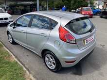 Ford 1.6 TDCi ECOnetic Zetec Hatchback 5dr Diesel Manual Euro 5 (s/s) (95 ps)