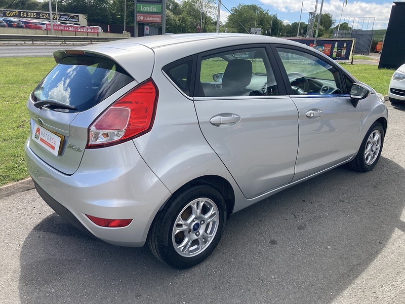 Ford 1.6 TDCi ECOnetic Zetec Hatchback 5dr Diesel Manual Euro 5 (s/s) (95 ps)
