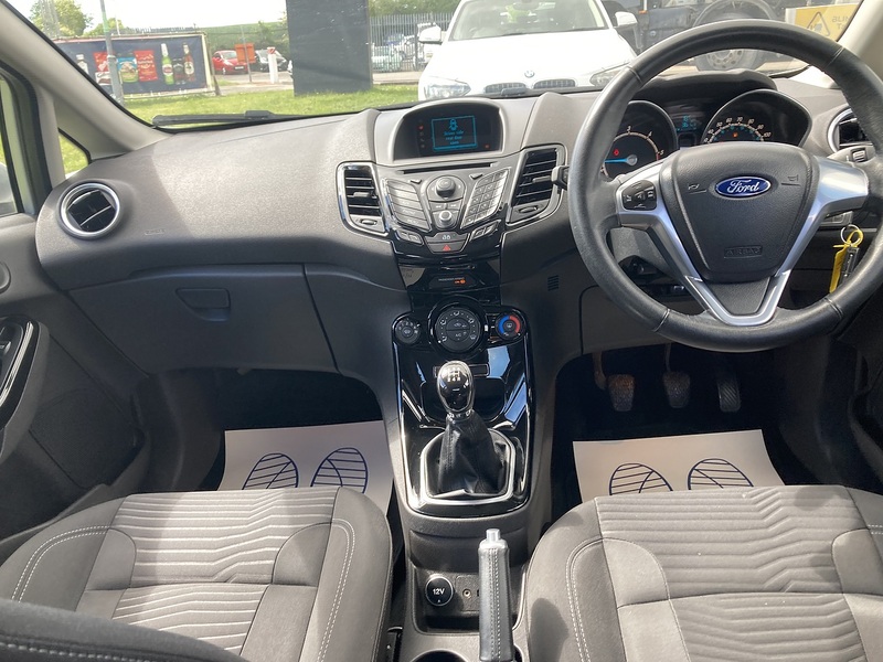 Ford 1.6 TDCi ECOnetic Zetec Hatchback 5dr Diesel Manual Euro 5 (s/s) (95 ps)