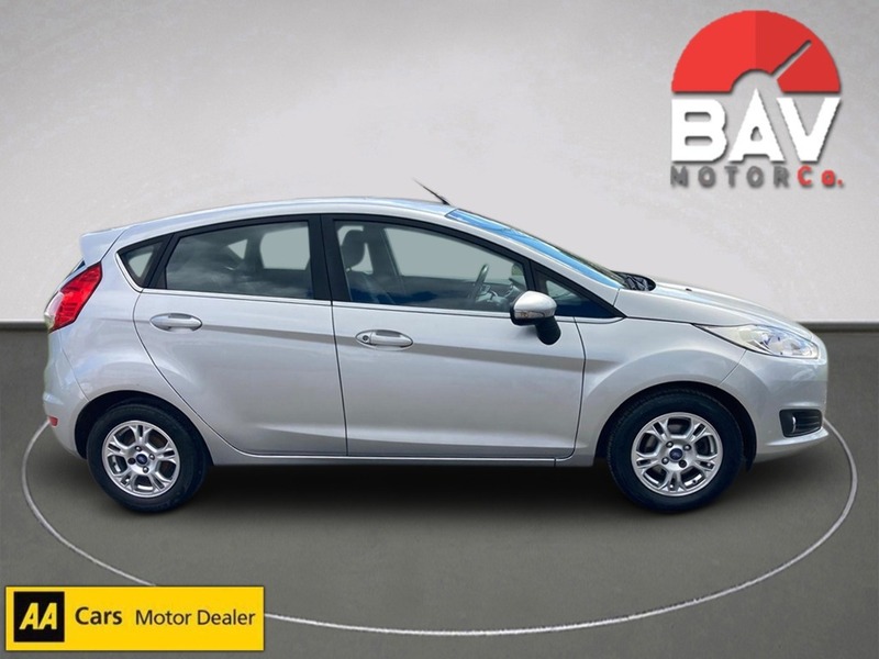 Ford 1.6 TDCi ECOnetic Zetec Hatchback 5dr Diesel Manual Euro 5 (s/s) (95 ps)
