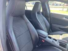Mercedes-Benz 2.1 A200d AMG Line Hatchback 5dr Diesel 7G-DCT Euro 6 (s/s) (136 ps)