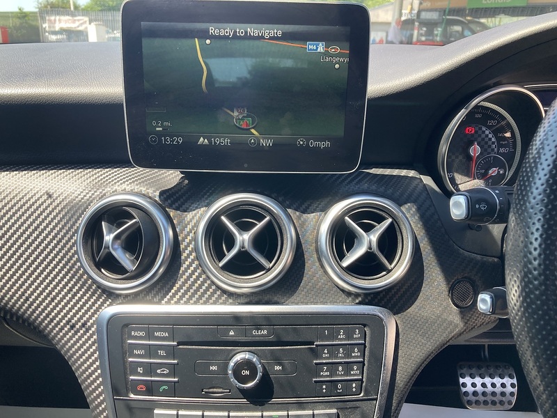Mercedes-Benz 2.1 A200d AMG Line Hatchback 5dr Diesel 7G-DCT Euro 6 (s/s) (136 ps)