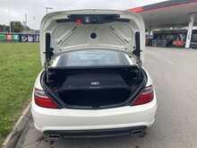 Mercedes-Benz 2.1 SLK250 CDI BlueEfficiency AMG Sport Convertible 2dr Diesel G-Tronic+ Euro 5 (s/s) (204 ps)