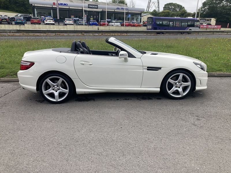 Mercedes-Benz 2.1 SLK250 CDI BlueEfficiency AMG Sport Convertible 2dr Diesel G-Tronic+ Euro 5 (s/s) (204 ps)