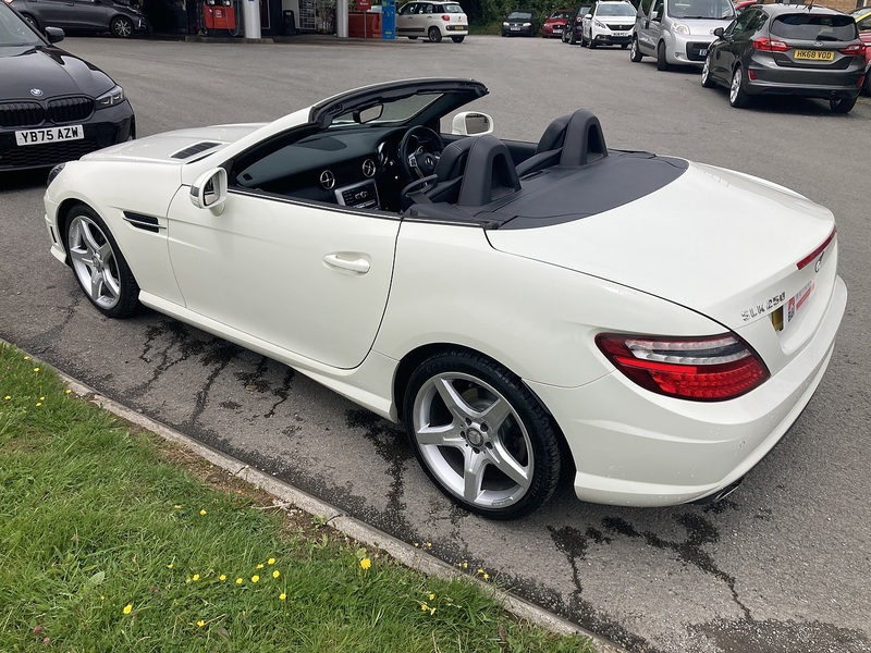 Mercedes-Benz 2.1 SLK250 CDI BlueEfficiency AMG Sport Convertible 2dr Diesel G-Tronic+ Euro 5 (s/s) (204 ps)