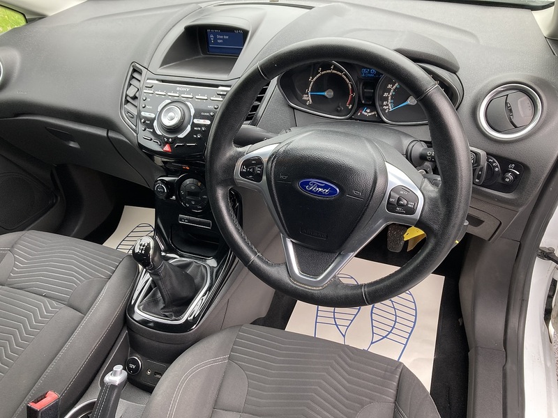 Ford 1.0T EcoBoost Titanium Hatchback 5dr Petrol Manual Euro 5 (s/s) (100 ps)