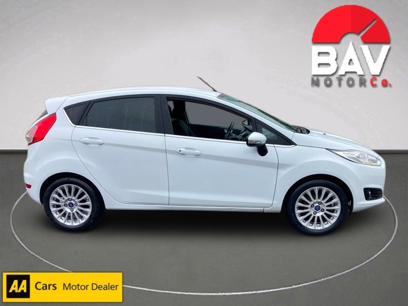 Ford 1.0T EcoBoost Titanium Hatchback 5dr Petrol Manual Euro 5 (s/s) (100 ps)