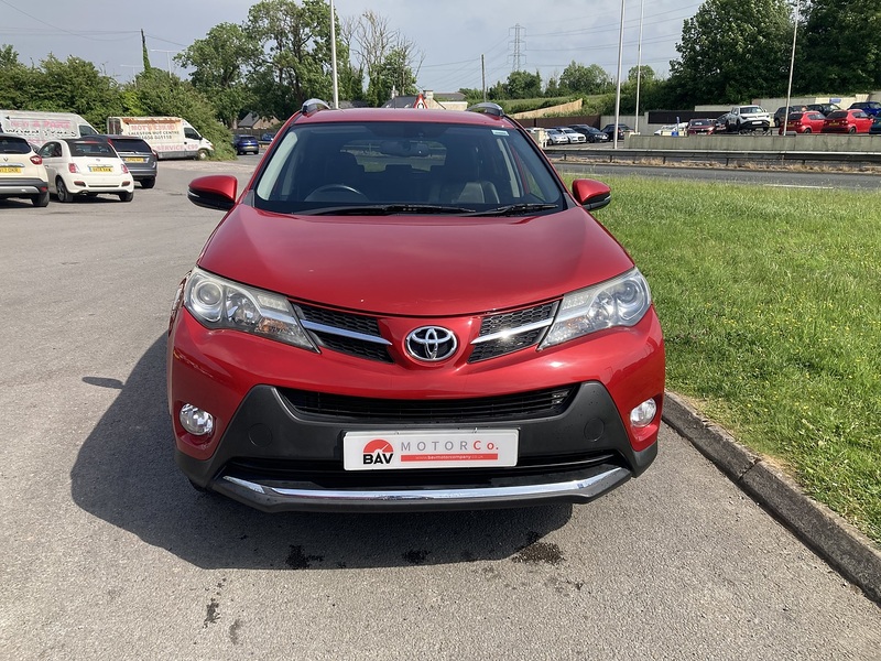 Toyota 2.2 D-CAT Invincible SUV 5dr Diesel Auto 4WD Euro 5 (150 ps)