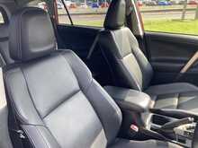 Toyota 2.2 D-CAT Invincible SUV 5dr Diesel Auto 4WD Euro 5 (150 ps)