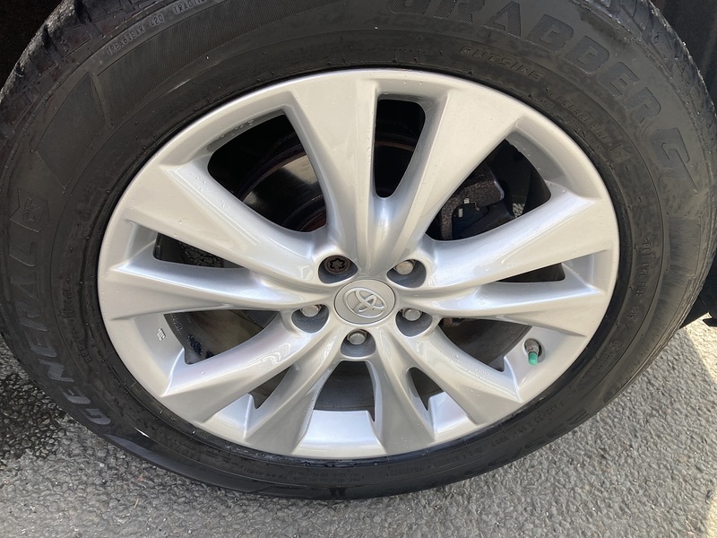 Toyota 2.2 D-CAT Invincible SUV 5dr Diesel Auto 4WD Euro 5 (150 ps)
