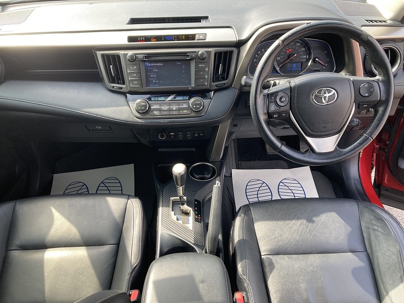 Toyota 2.2 D-CAT Invincible SUV 5dr Diesel Auto 4WD Euro 5 (150 ps)