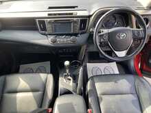 Toyota 2.2 D-CAT Invincible SUV 5dr Diesel Auto 4WD Euro 5 (150 ps)