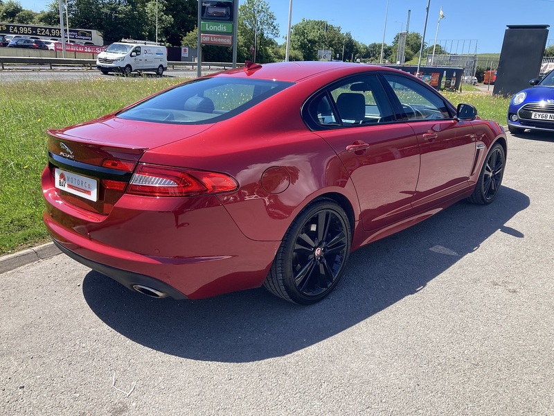 Jaguar 2.2d R-Sport Saloon 4dr Diesel Auto Euro 5 (s/s) (200 ps)