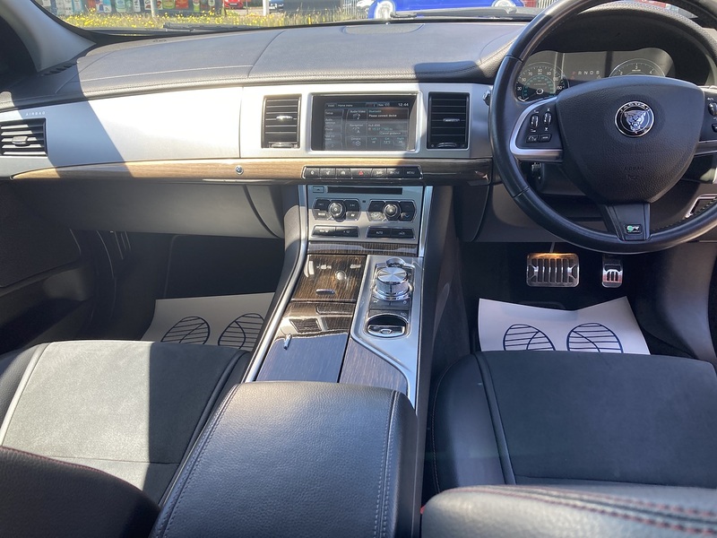 Jaguar 2.2d R-Sport Saloon 4dr Diesel Auto Euro 5 (s/s) (200 ps)
