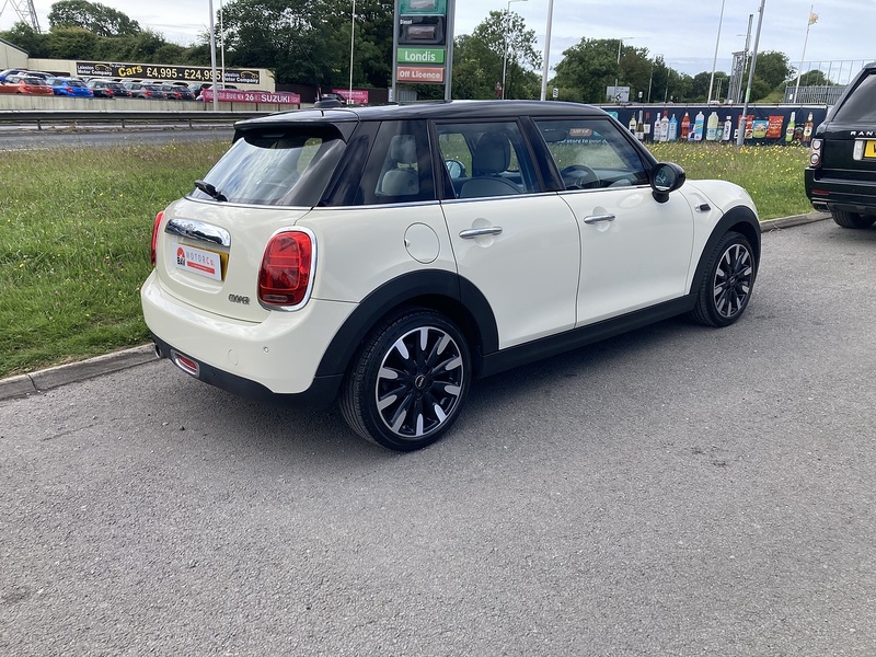 MINI 1.5 Cooper Exclusive Hatchback 5dr Petrol Manual Euro 6 (s/s) (136 ps)