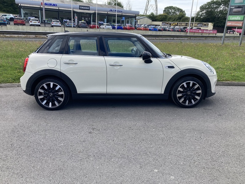 MINI 1.5 Cooper Exclusive Hatchback 5dr Petrol Manual Euro 6 (s/s) (136 ps)