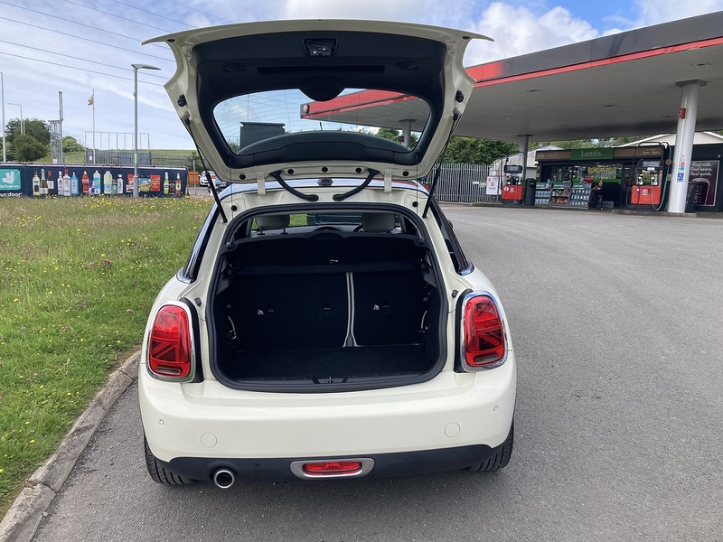 MINI 1.5 Cooper Exclusive Hatchback 5dr Petrol Manual Euro 6 (s/s) (136 ps)