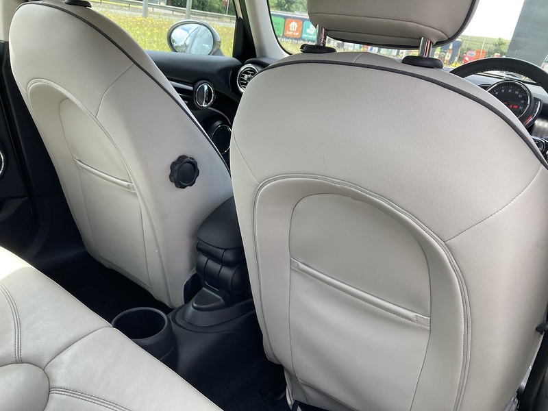 MINI 1.5 Cooper Exclusive Hatchback 5dr Petrol Manual Euro 6 (s/s) (136 ps)