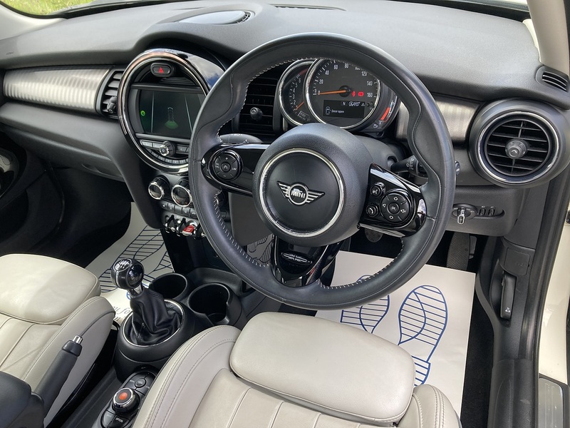 MINI 1.5 Cooper Exclusive Hatchback 5dr Petrol Manual Euro 6 (s/s) (136 ps)