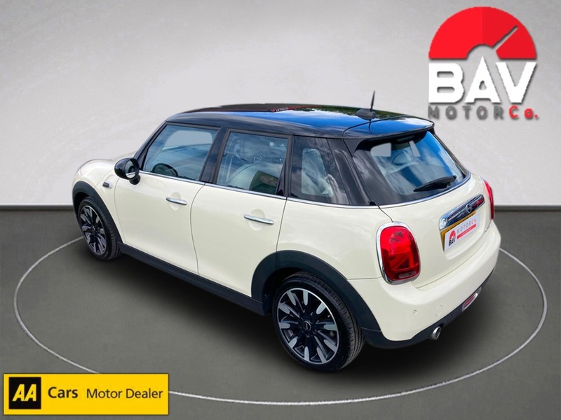 MINI 1.5 Cooper Exclusive Hatchback 5dr Petrol Manual Euro 6 (s/s) (136 ps)