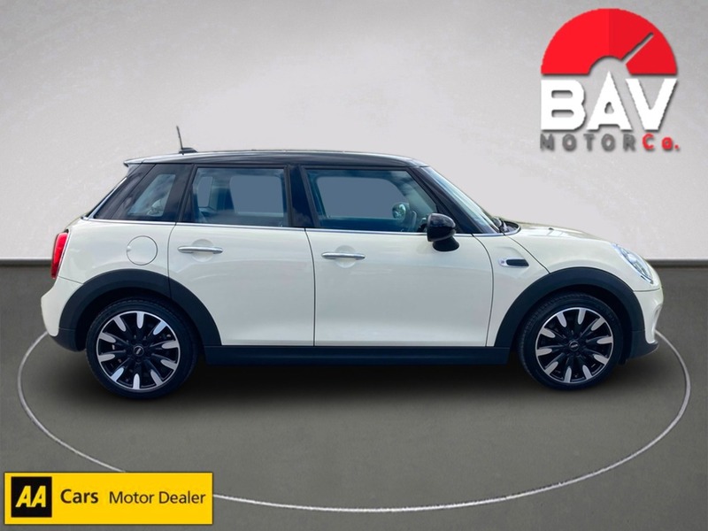 MINI 1.5 Cooper Exclusive Hatchback 5dr Petrol Manual Euro 6 (s/s) (136 ps)