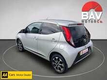 Toyota 1.0 VVT-i x-trend Hatchback 5dr Petrol Manual Euro 6 (s/s) (71 ps)