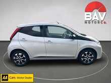 Toyota 1.0 VVT-i x-trend Hatchback 5dr Petrol Manual Euro 6 (s/s) (71 ps)