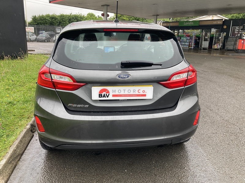 Ford 1.1 Ti-VCT Zetec Hatchback 3dr Petrol Manual Euro 6 (s/s) (85 ps)