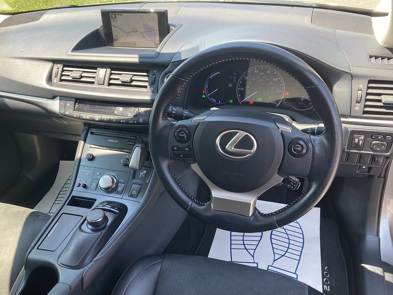 Lexus 1.8 200h Advance Plus Hatchback 5dr Petrol Hybrid CVT Euro 6 (s/s) (136 ps)