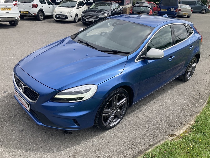 Volvo 2.0 T2 R-Design Pro Hatchback 5dr Petrol Manual Euro 6 (s/s) (122 ps)