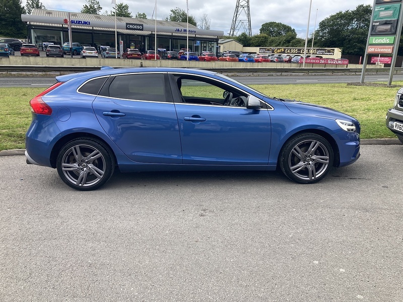 Volvo 2.0 T2 R-Design Pro Hatchback 5dr Petrol Manual Euro 6 (s/s) (122 ps)