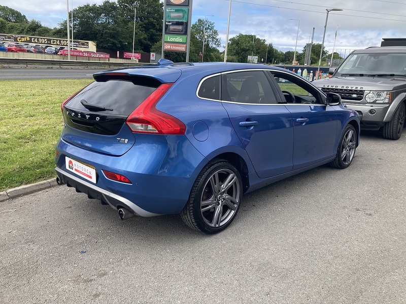Volvo 2.0 T2 R-Design Pro Hatchback 5dr Petrol Manual Euro 6 (s/s) (122 ps)