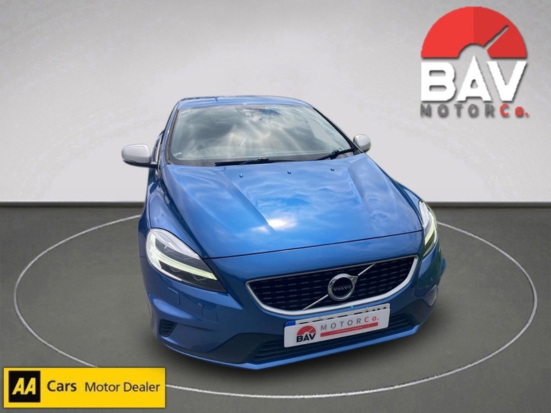 Volvo 2.0 T2 R-Design Pro Hatchback 5dr Petrol Manual Euro 6 (s/s) (122 ps)