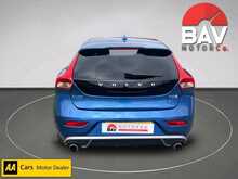 Volvo 2.0 T2 R-Design Pro Hatchback 5dr Petrol Manual Euro 6 (s/s) (122 ps)