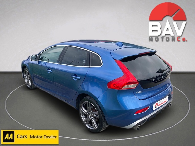 Volvo 2.0 T2 R-Design Pro Hatchback 5dr Petrol Manual Euro 6 (s/s) (122 ps)