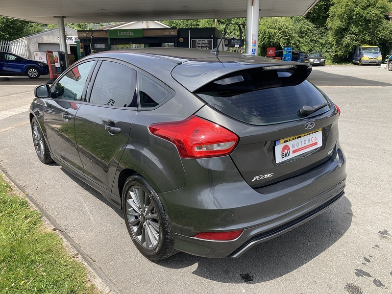 Ford 1.0T EcoBoost ST-Line Hatchback 5dr Petrol Manual Euro 6 (s/s) (125 ps)