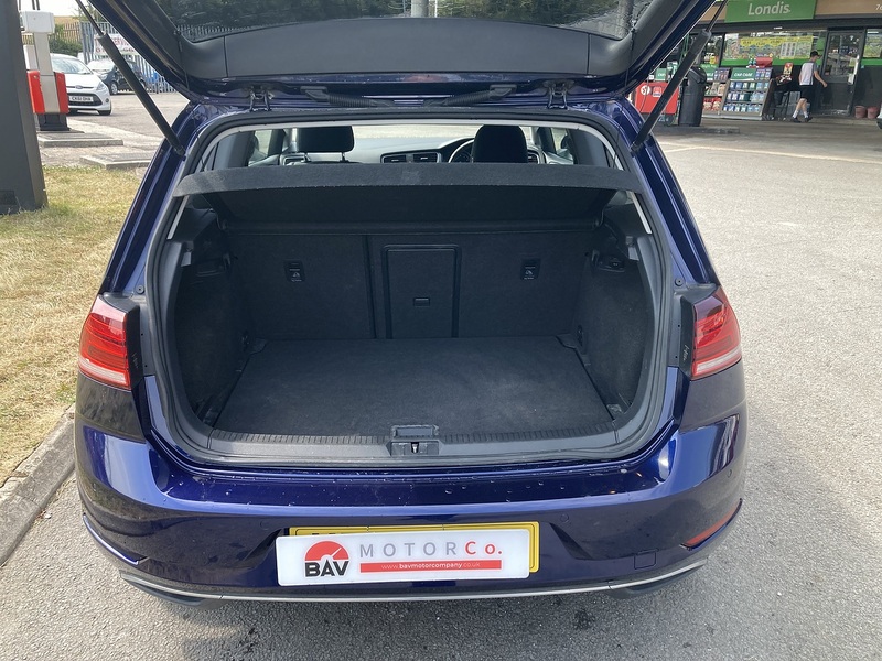 Volkswagen 1.0 TSI BlueMotion Tech SE Nav Hatchback 3dr Petrol Manual Euro 6 (s/s) (110 bhp)