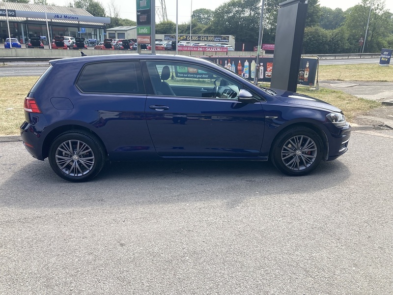 Volkswagen 1.0 TSI BlueMotion Tech SE Nav Hatchback 3dr Petrol Manual Euro 6 (s/s) (110 bhp)