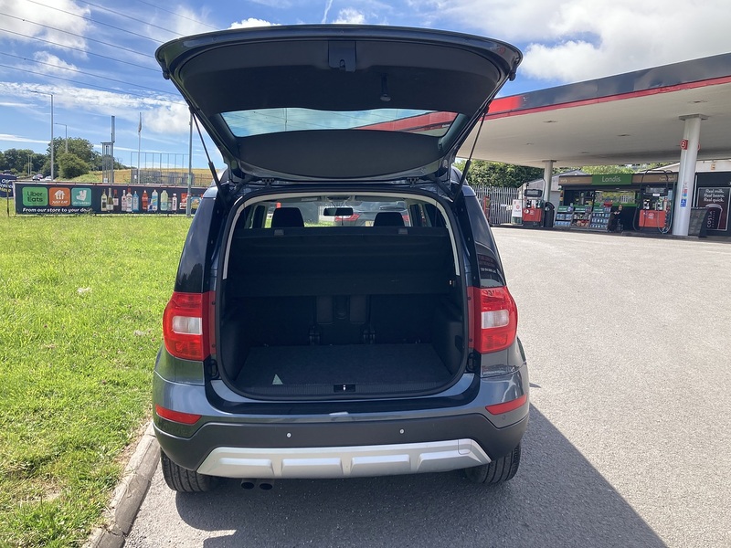 Skoda 2.0 TDI SE Outdoor 5dr Diesel Manual Euro 5 (110 ps)