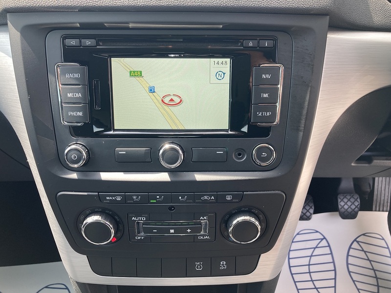 Skoda 2.0 TDI SE Outdoor 5dr Diesel Manual Euro 5 (110 ps)