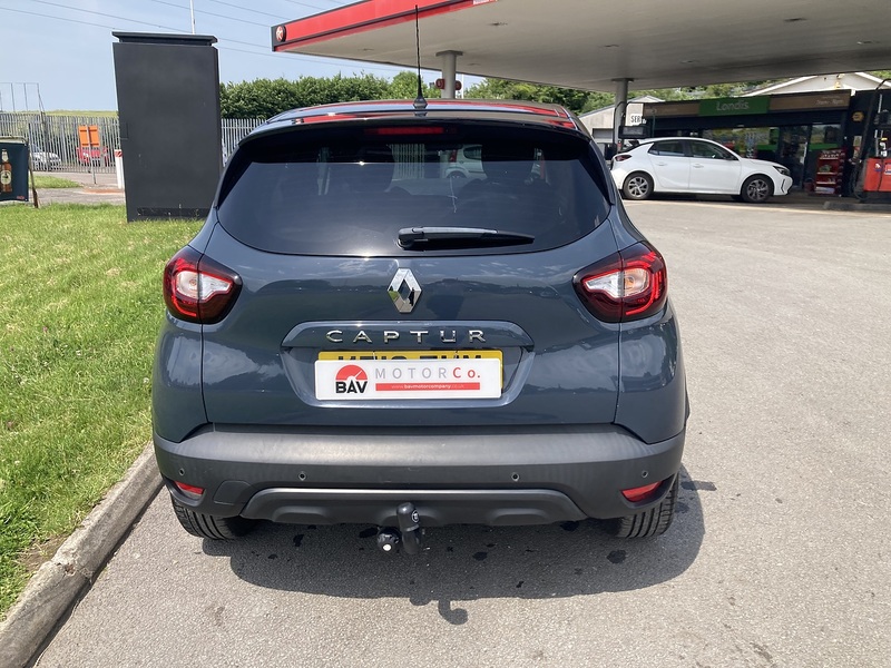 Renault 0.9 TCe ENERGY Iconic SUV 5dr Petrol Manual Euro 6 (s/s) (90 ps)