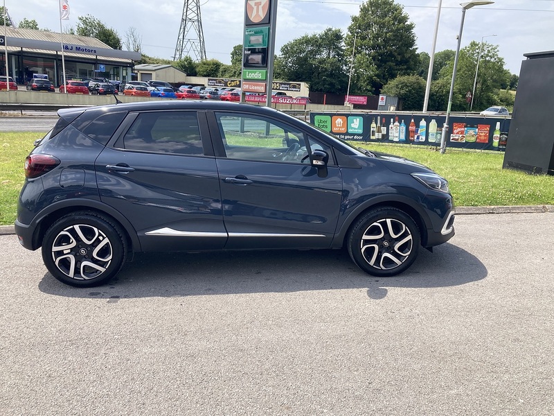 Renault 0.9 TCe ENERGY Iconic SUV 5dr Petrol Manual Euro 6 (s/s) (90 ps)