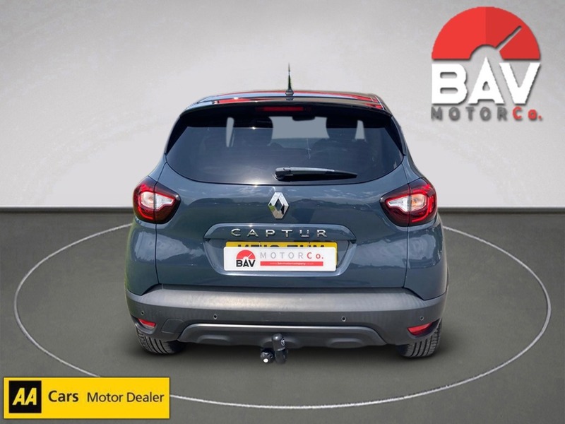 Renault 0.9 TCe ENERGY Iconic SUV 5dr Petrol Manual Euro 6 (s/s) (90 ps)