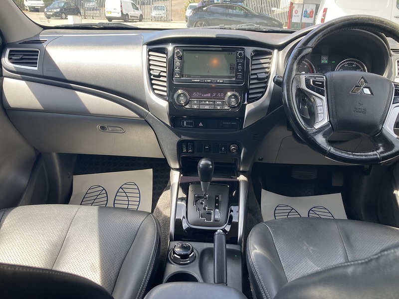 Mitsubishi 2.4 DI-D DC Warrior Pickup Double Cab 4dr Diesel Auto 4WD Euro 6 (178 ps)
