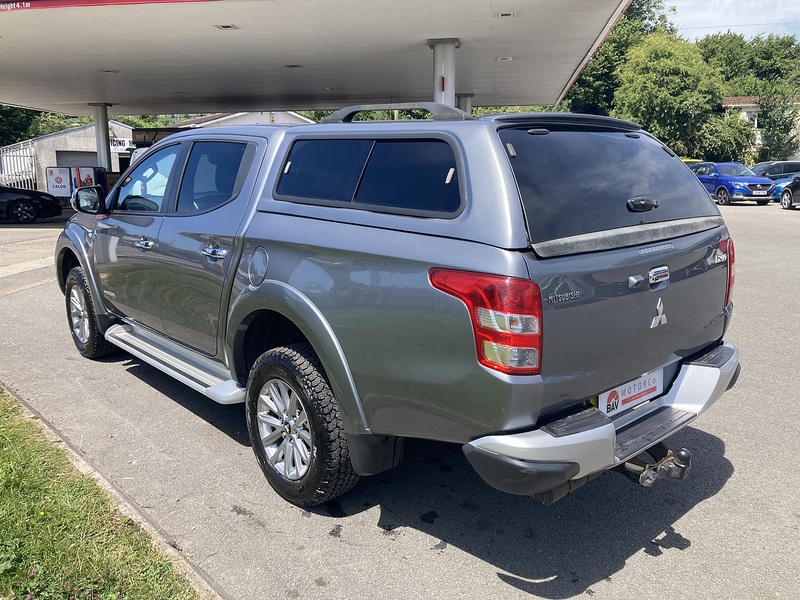 Mitsubishi 2.4 DI-D DC Warrior Pickup Double Cab 4dr Diesel Auto 4WD Euro 6 (178 ps)