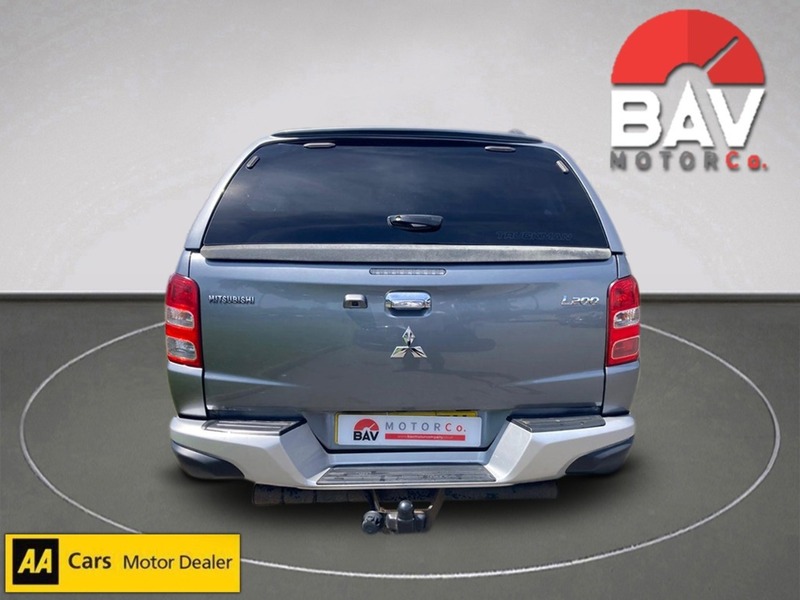 Mitsubishi 2.4 DI-D DC Warrior Pickup Double Cab 4dr Diesel Auto 4WD Euro 6 (178 ps)