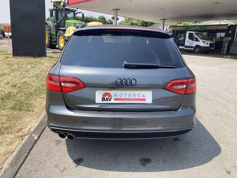Audi 2.0 TDI Black Edition Estate 5dr Diesel Manual Euro 5 (s/s) (150 ps)