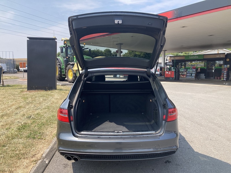 Audi 2.0 TDI Black Edition Estate 5dr Diesel Manual Euro 5 (s/s) (150 ps)